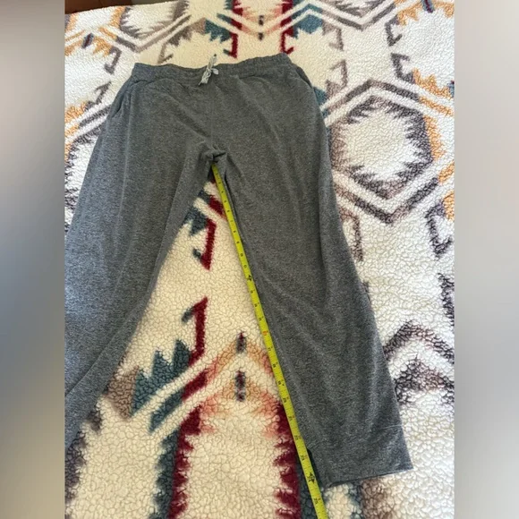 Vuori Women’s Performance Jogger Size Medium Gray Heather - Picture 9 of 12